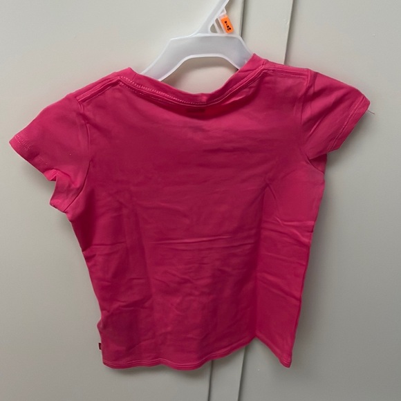 PINK LEVIS LOGO GIRLS T-SHIRT - NWT, LEVI’S 5YRS - Picture 2 of 2